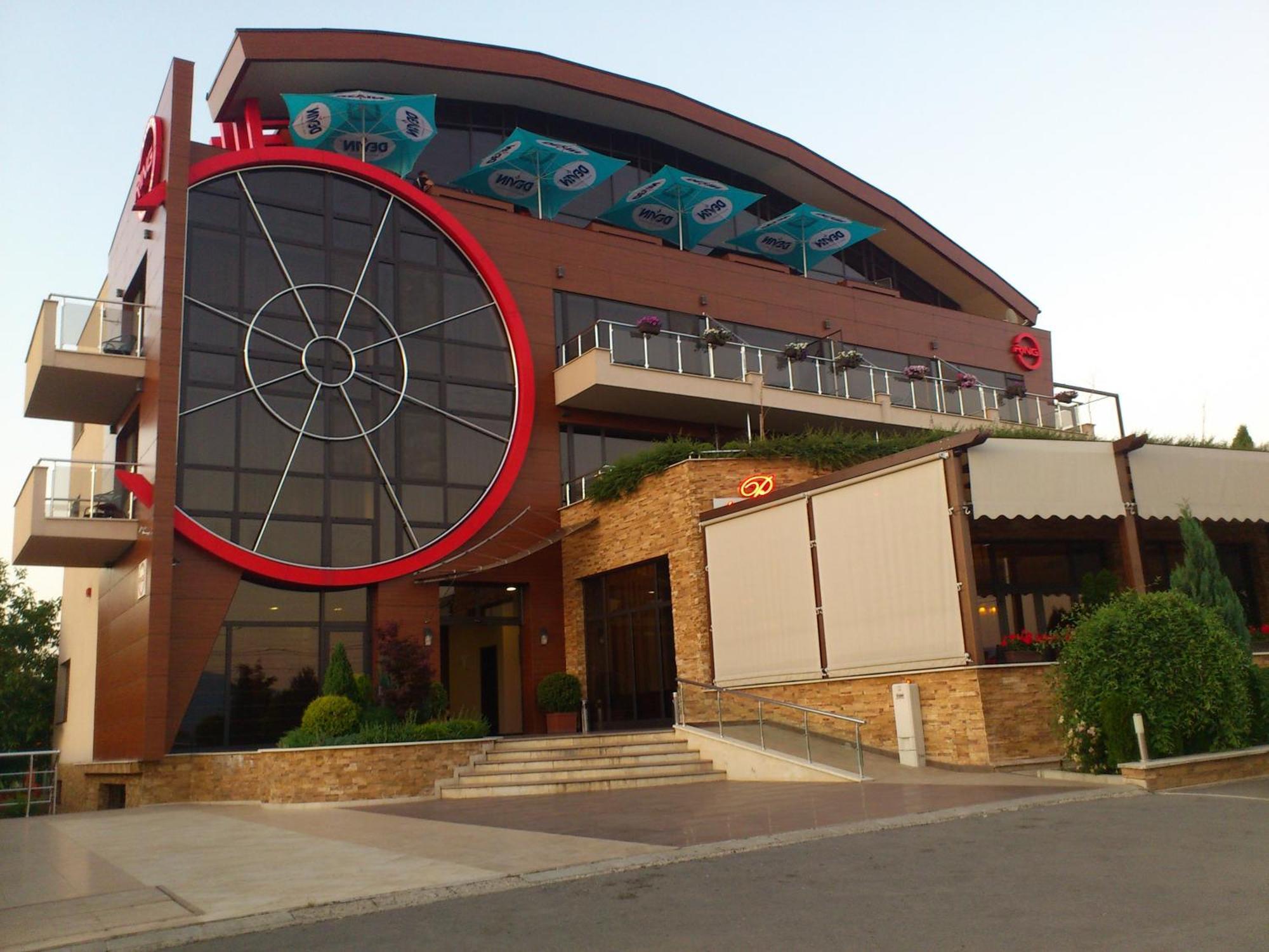Family Hotel - Restaurant Ring Montana Exterior photo