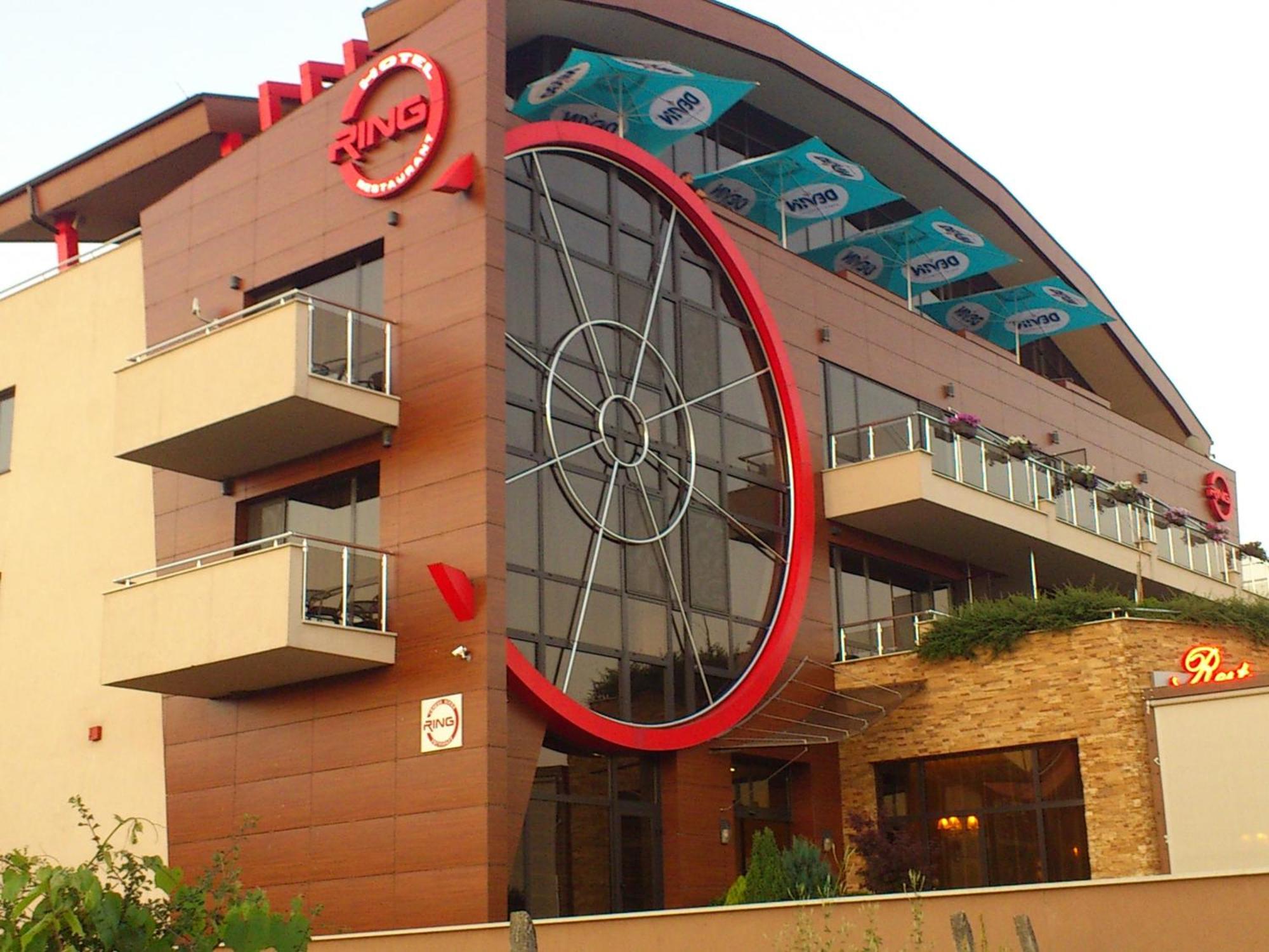 Family Hotel - Restaurant Ring Montana Exterior photo