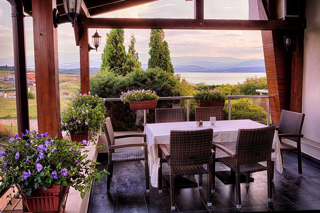 Family Hotel - Restaurant Ring Montana Exterior photo